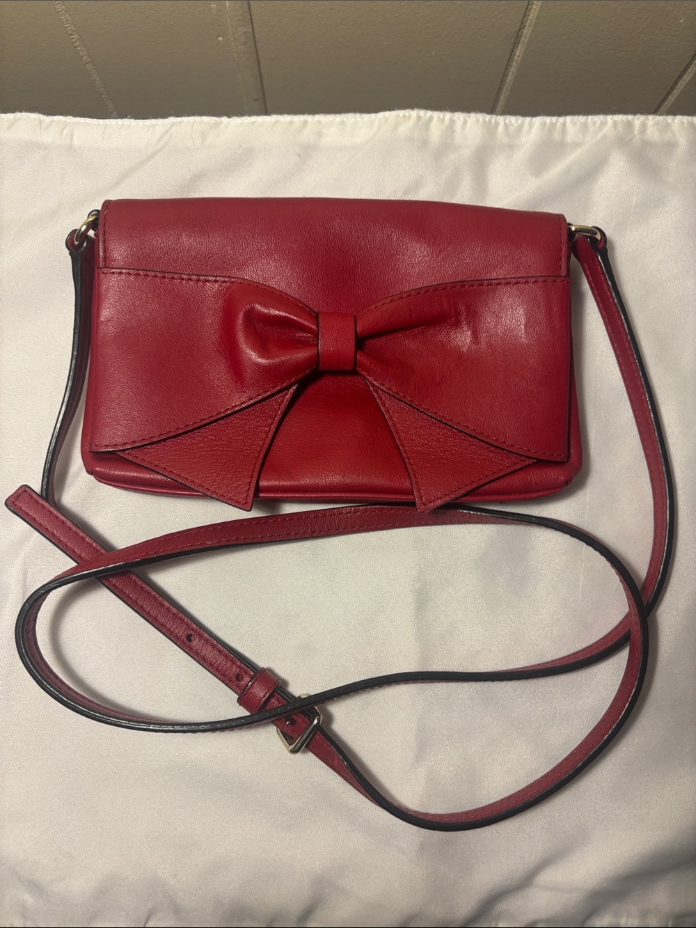 EUC Kate Spade Dynasty Red Leather Aster Montrose Avenue Bow Crossbody Bag